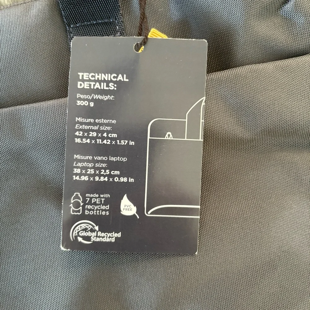 TUCANO smilza slim laptop bag
